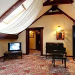 Vezha Vedmezha Hotel Volosyanka (Lviv)
