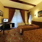 Vezha Vedmezha Hotel Volosyanka (Lviv)