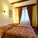 Hotel Vezha Vedmezha Volosyanka (Lviv)