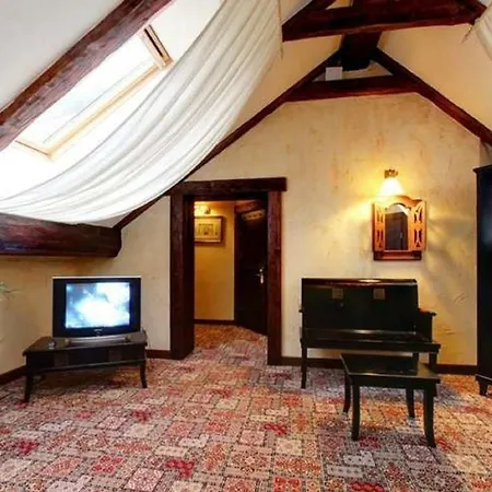 Vezha Vedmezha Hotel Volosyanka (Lviv)